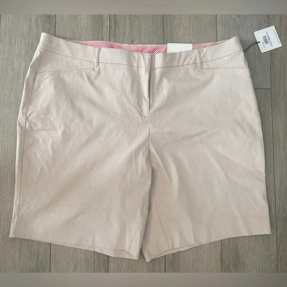 Rafaella Women’s‎ Low Rise Straight Hip Modern Weekend Tan Stretch Shorts 22W - Picture 2 of 10